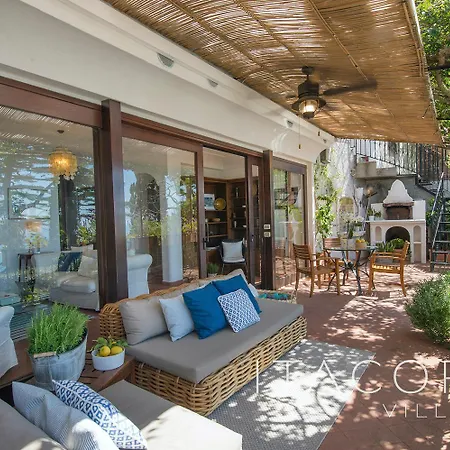 Villa Gaia - Sea View, Pool, Terrace, Patio & Courtyard *