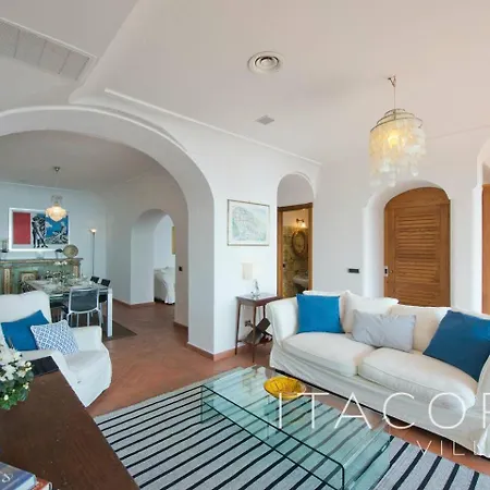 Villa Gaia - Sea View, Pool, Terrace, Patio & Courtyard