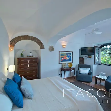 Gaia - Sea View, Pool, Terrace, Patio & Courtyard Villa Positano