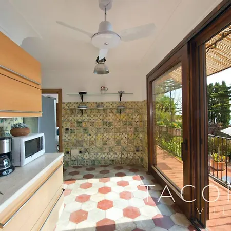 Gaia - Sea View, Pool, Terrace, Patio & Courtyard Positano